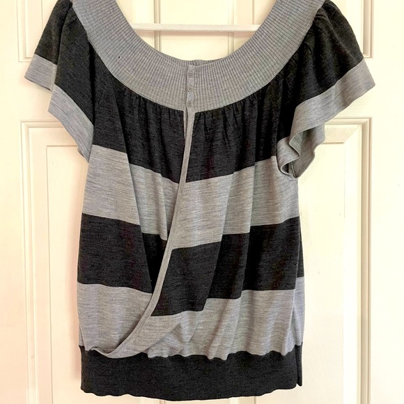 BCBGMAXAZRIA flutter sleeve gray and black sweater - Picture 6 of 10